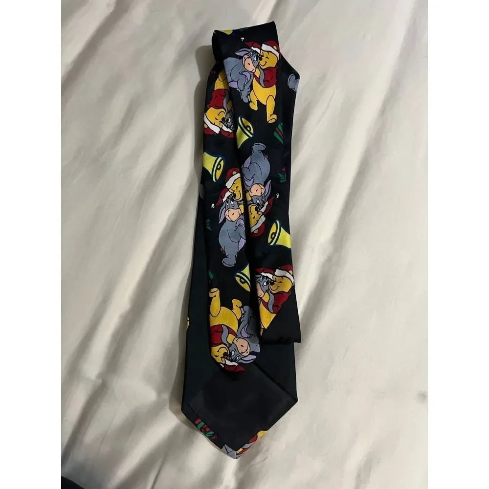 Winnie the Pooh Christmas Tie‎